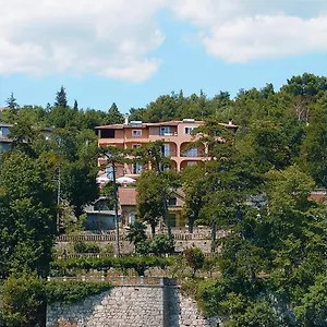 With Private Parking And Breakfast,seaview Volosko