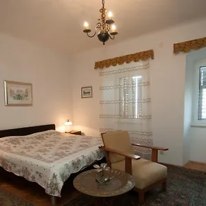 Minach Apartment